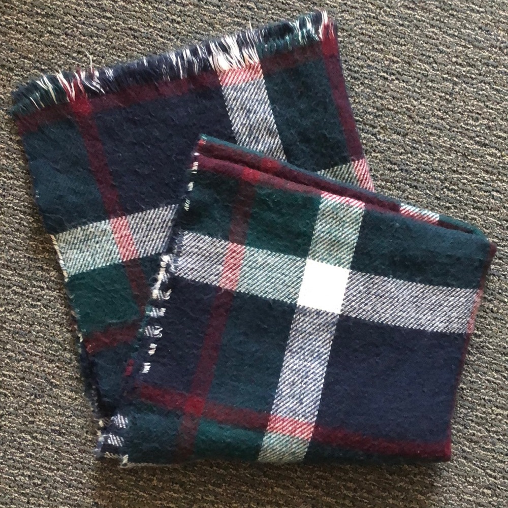 Reversible flannel scarf